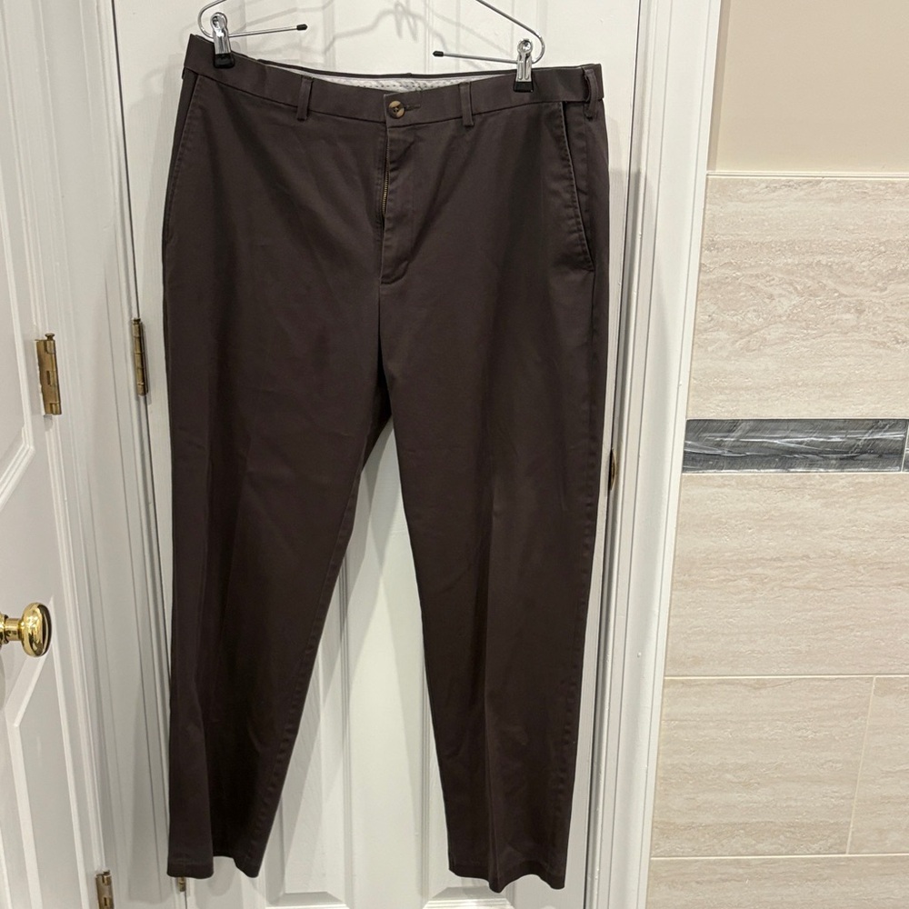 Haggar Men's Dark Brown Chinos